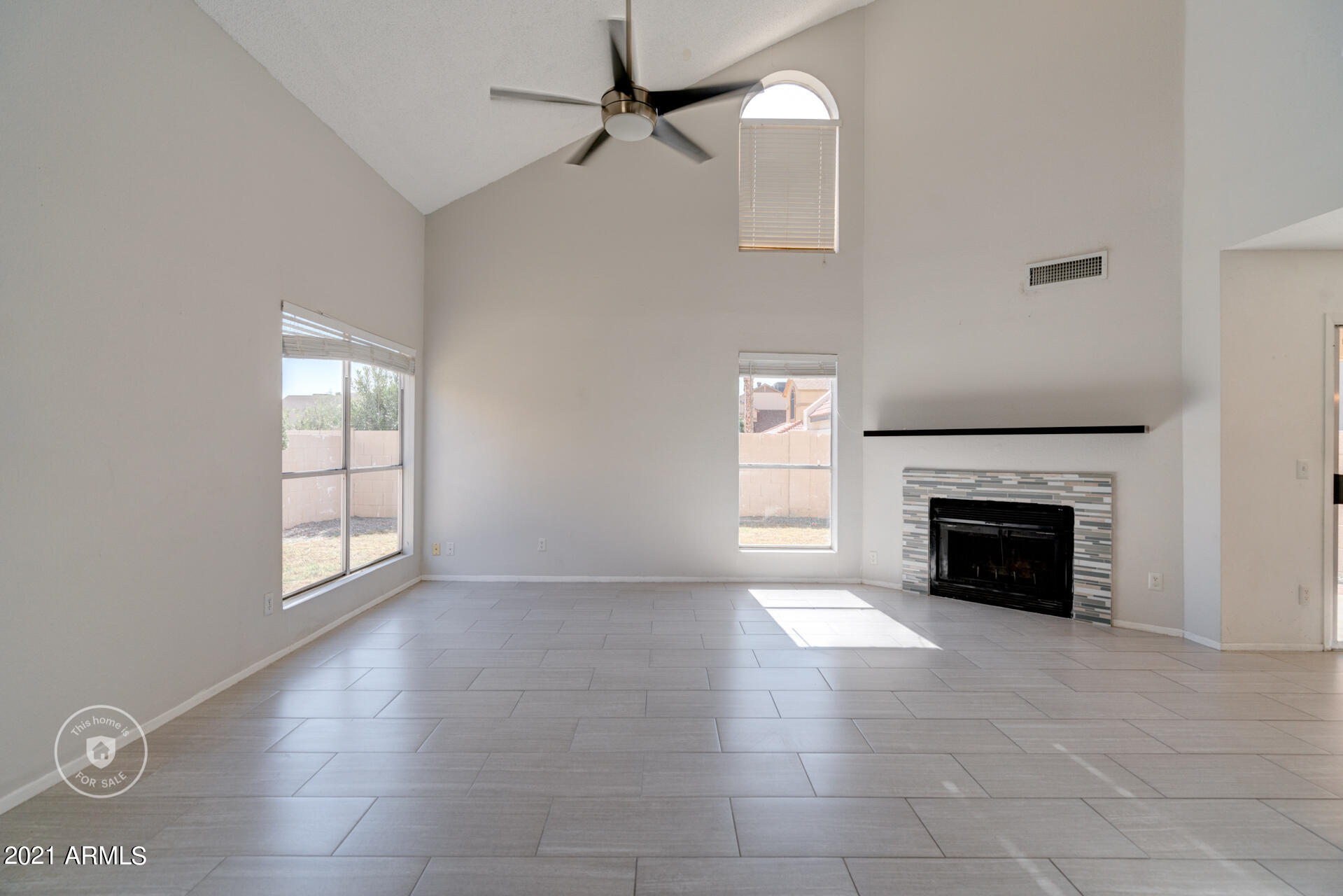513 East Utopia Road Phoenix, AZ 85024 - Photo 6 of 20 listing_5