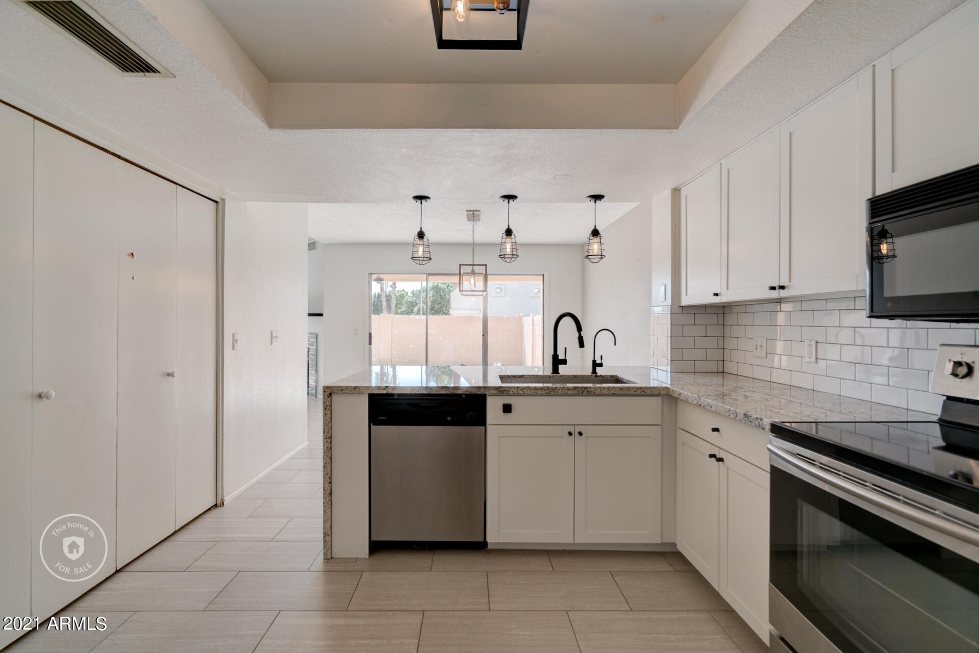 513 East Utopia Road Phoenix, AZ 85024 - Photo 8 of 20 listing_7