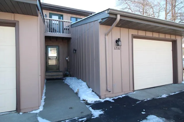 $249,900 | 1216 Woodley Street East, Northfield, MN 55057