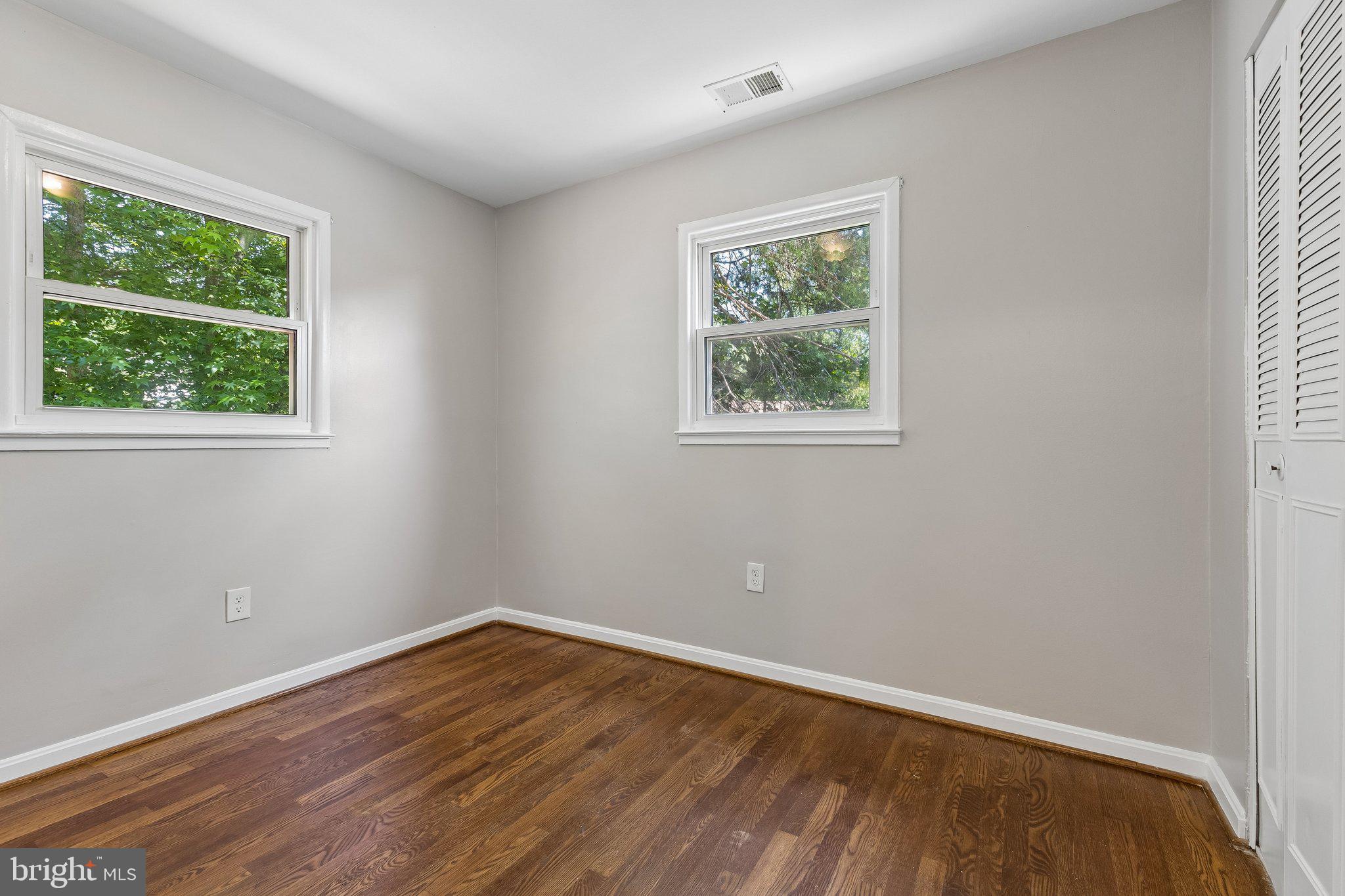 14197 Fullerton Road Woodbridge, VA 22193 - Photo 16 of 23 an empty room with a window