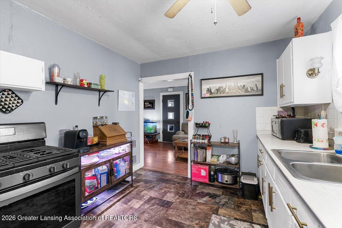 321 Renker Road Lansing, MI 48917 - Photo 6 of 19 11-Media Jett - 07