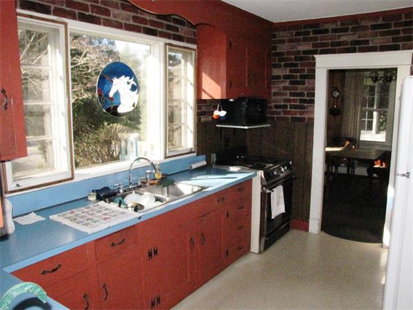 1035 Bernardston Road Greenfield, MA 01301 - Photo 12 of 30 Gallery Image 12