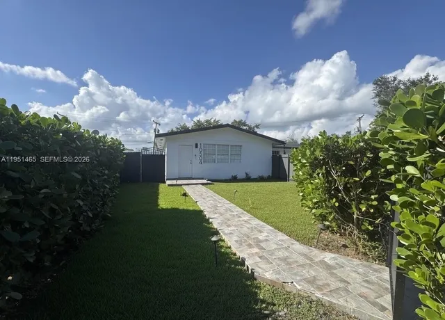 $3,000 | 10504 Southwest 77th Court, Unit 10504, Pinecrest, FL 33156