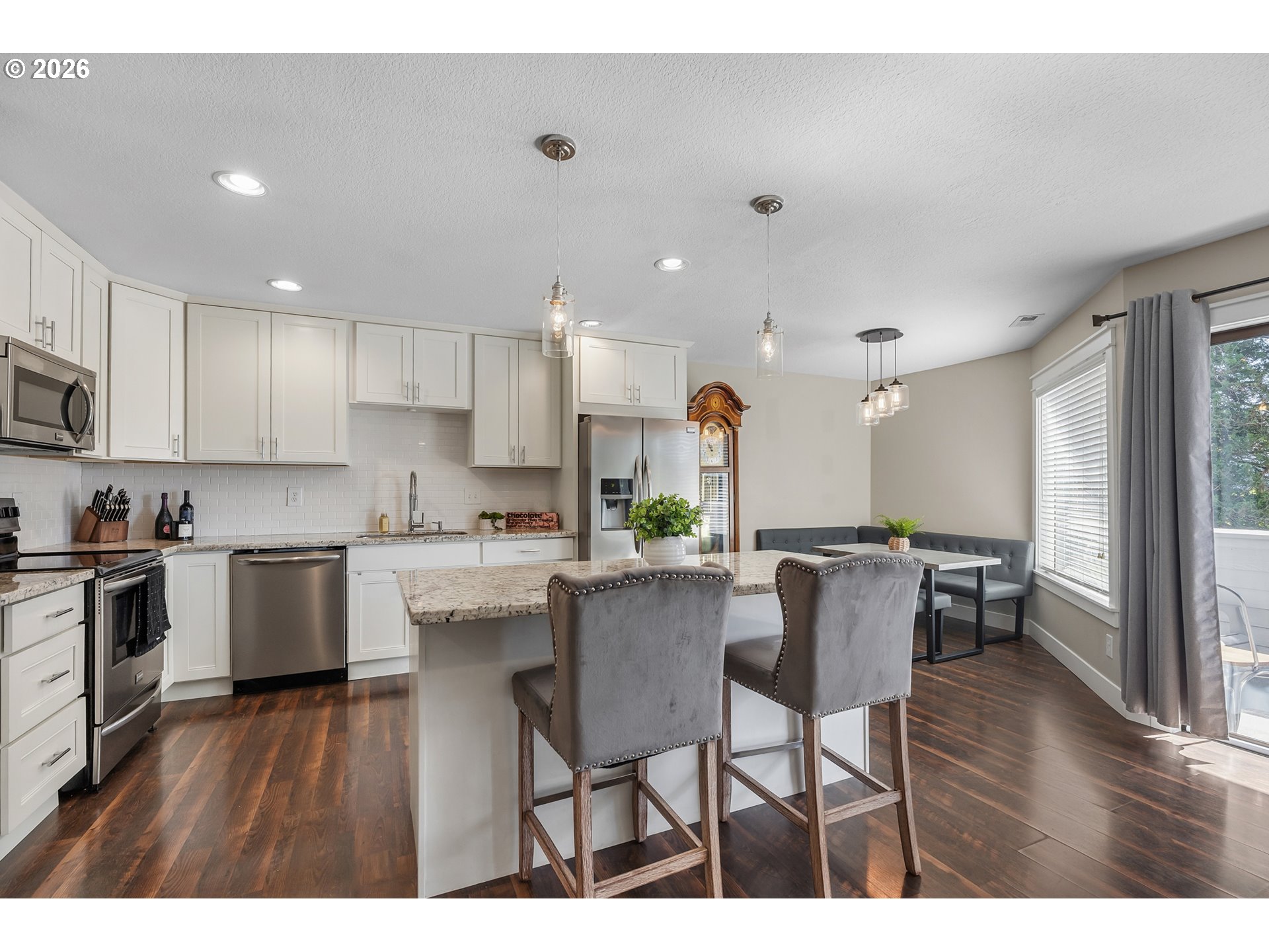14575 Southwest Walker Road Beaverton, OR 97006 - Photo 7 of 27 Gallery Image 7