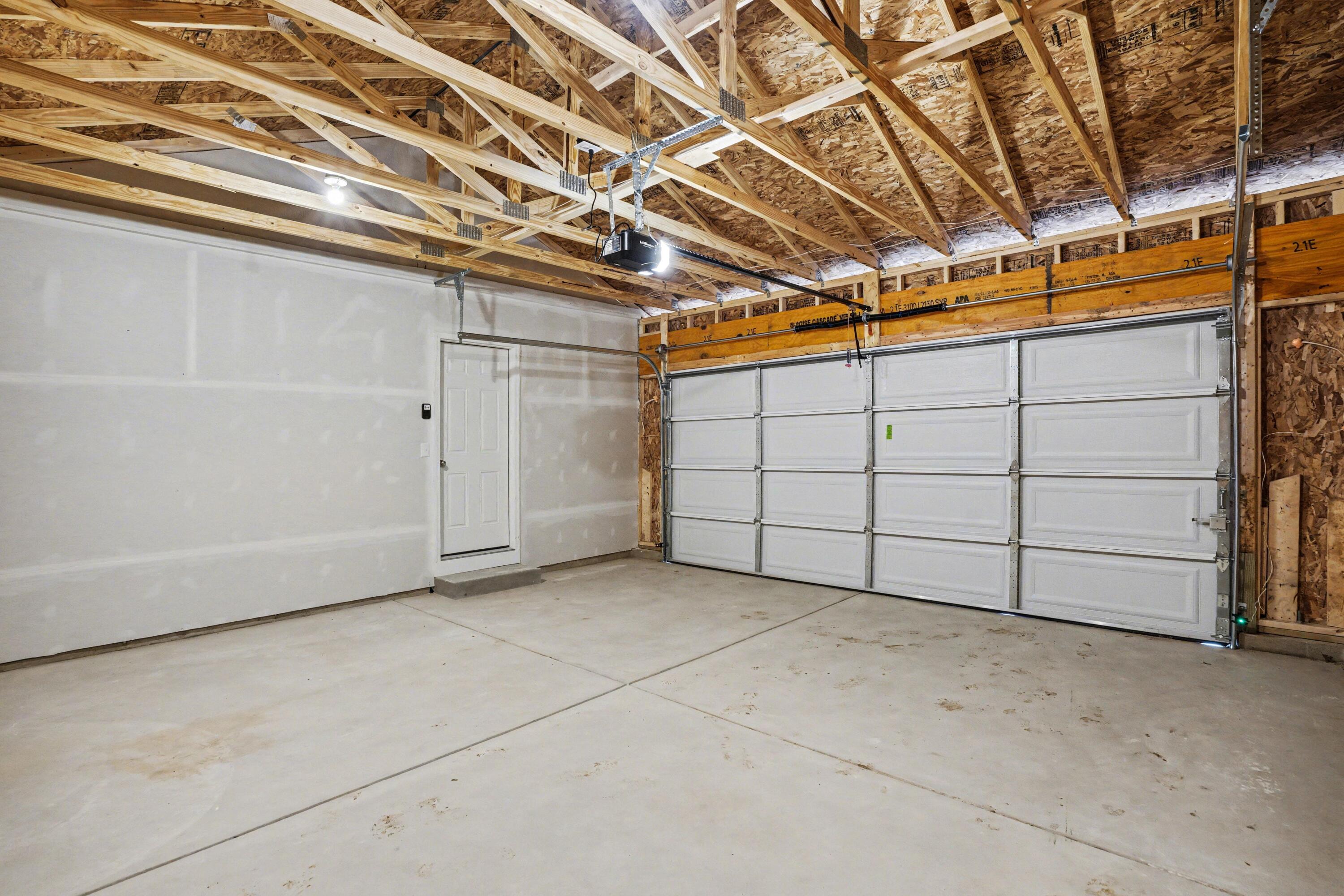 71375 Embassy Road Edwardsburg, MI 49112 - Photo 20 of 26 SGN015-i2190-Garage
