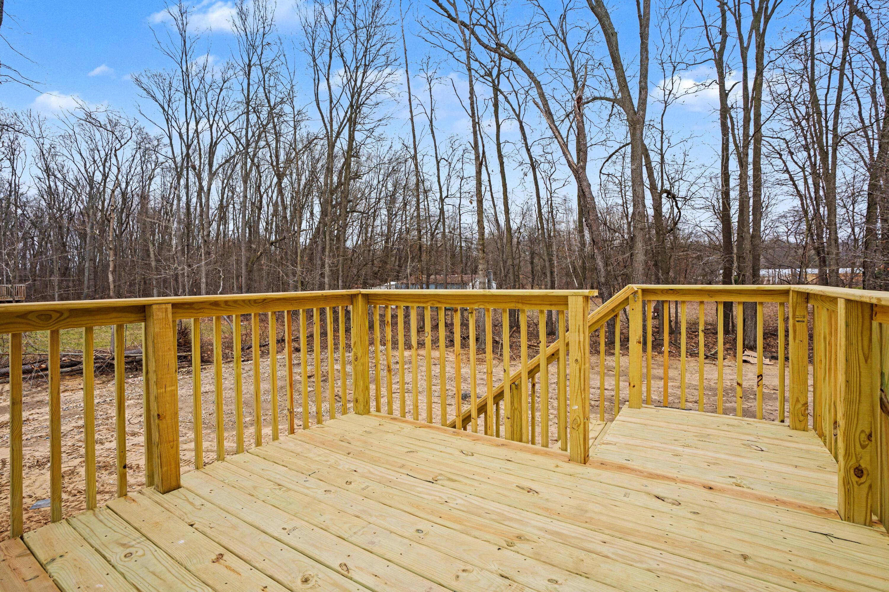 71375 Embassy Road Edwardsburg, MI 49112 - Photo 22 of 26 SGN015-i2190-10x10 Deck