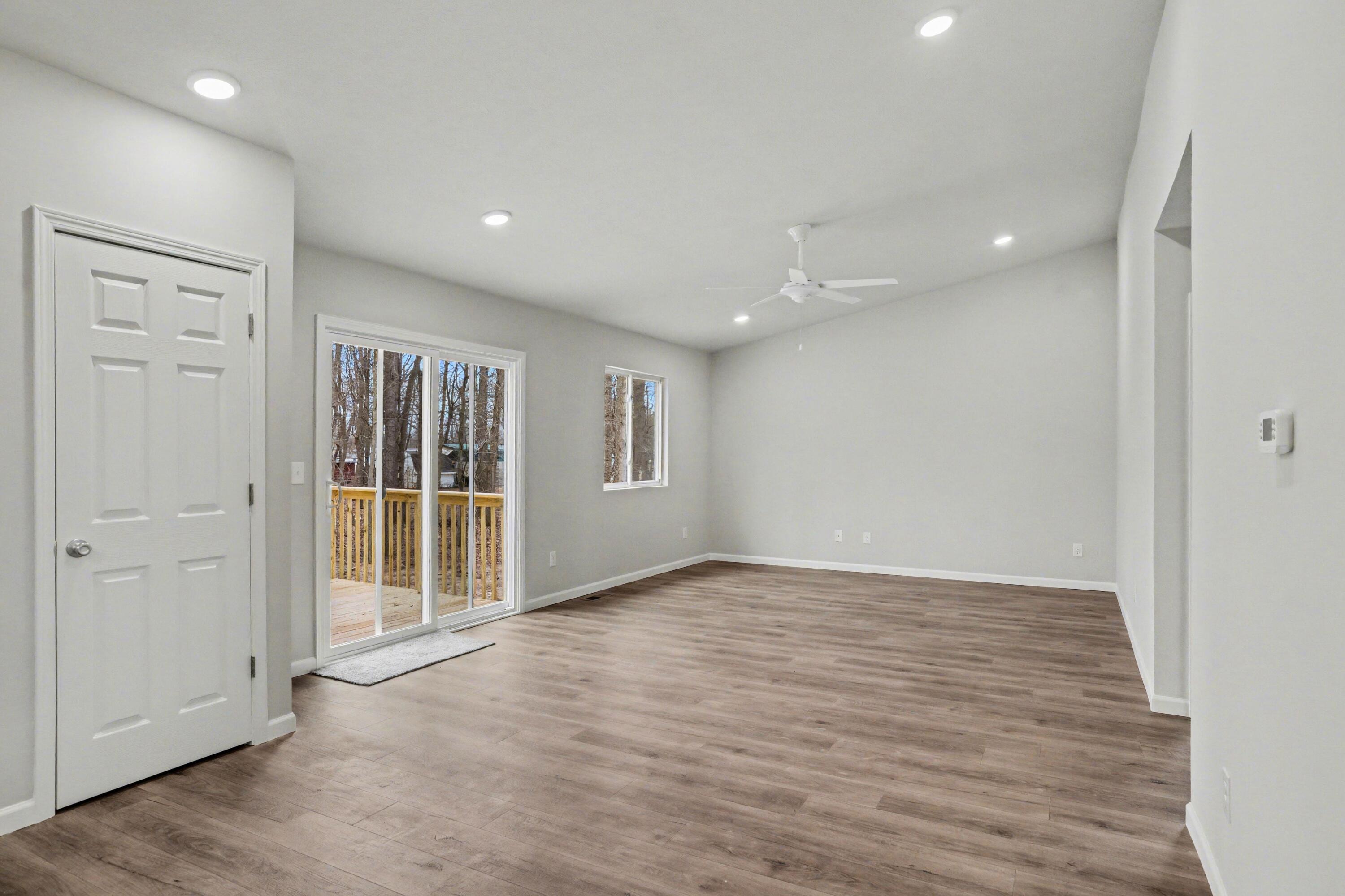 71375 Embassy Road Edwardsburg, MI 49112 - Photo 3 of 26 SGN015-i2190-Great Room