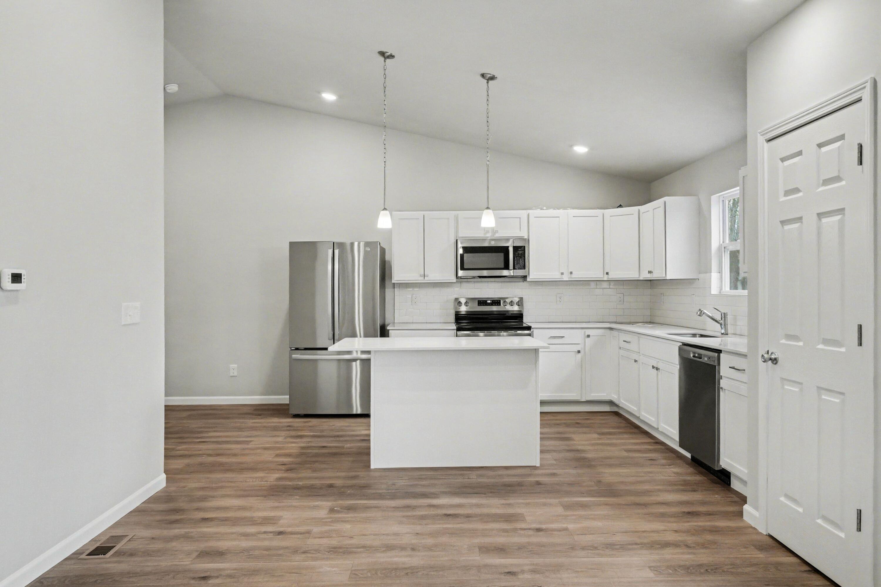 71375 Embassy Road Edwardsburg, MI 49112 - Photo 4 of 26 SGN015-i2190-Kitchen1