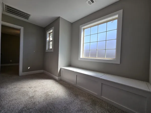 $2,100 | 414 A Oak Street, Clarksville, TN 37042