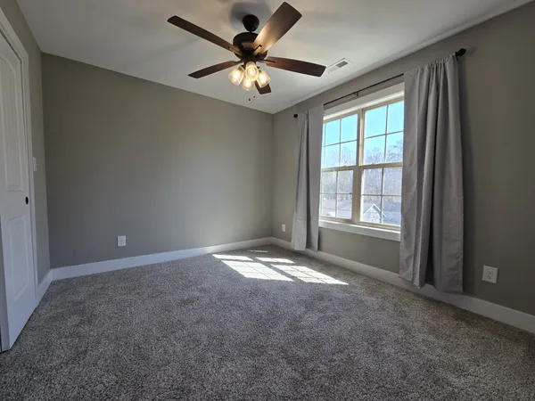 $2,100 | 414 A Oak Street, Clarksville, TN 37042