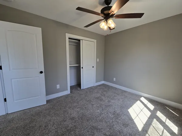 $2,100 | 414 A Oak Street, Clarksville, TN 37042