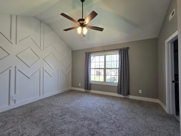 $2,100 | 414 A Oak Street, Clarksville, TN 37042