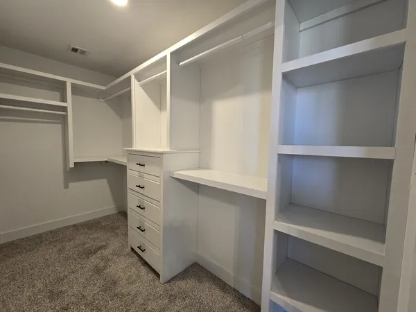 $2,100 | 414 A Oak Street, Clarksville, TN 37042