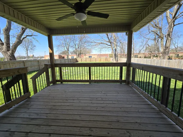 $2,100 | 414 A Oak Street, Clarksville, TN 37042