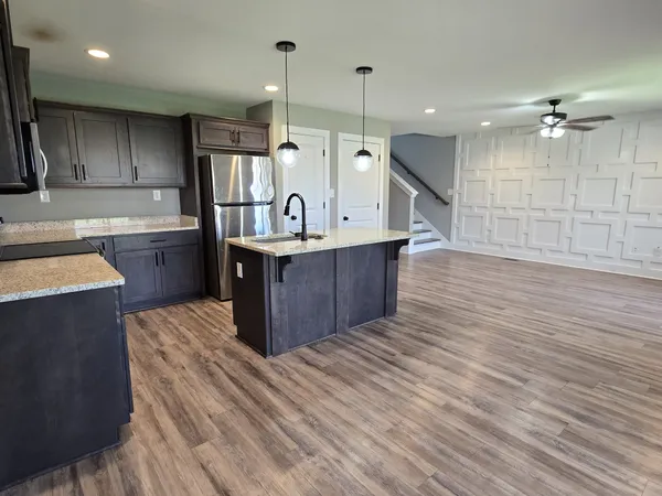 $2,100 | 414 A Oak Street, Clarksville, TN 37042