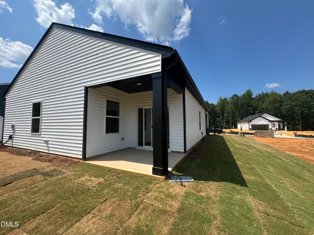 a picture of a living room