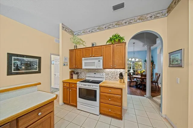 $679,900 | 16731 Southeast 181st Terrace, Weirsdale, FL 32195