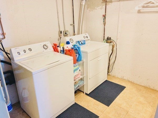 6 Saugus Avenue, Unit A Saugus, MA 01906 - Photo 26 of 26 a utility room with dryer and washer