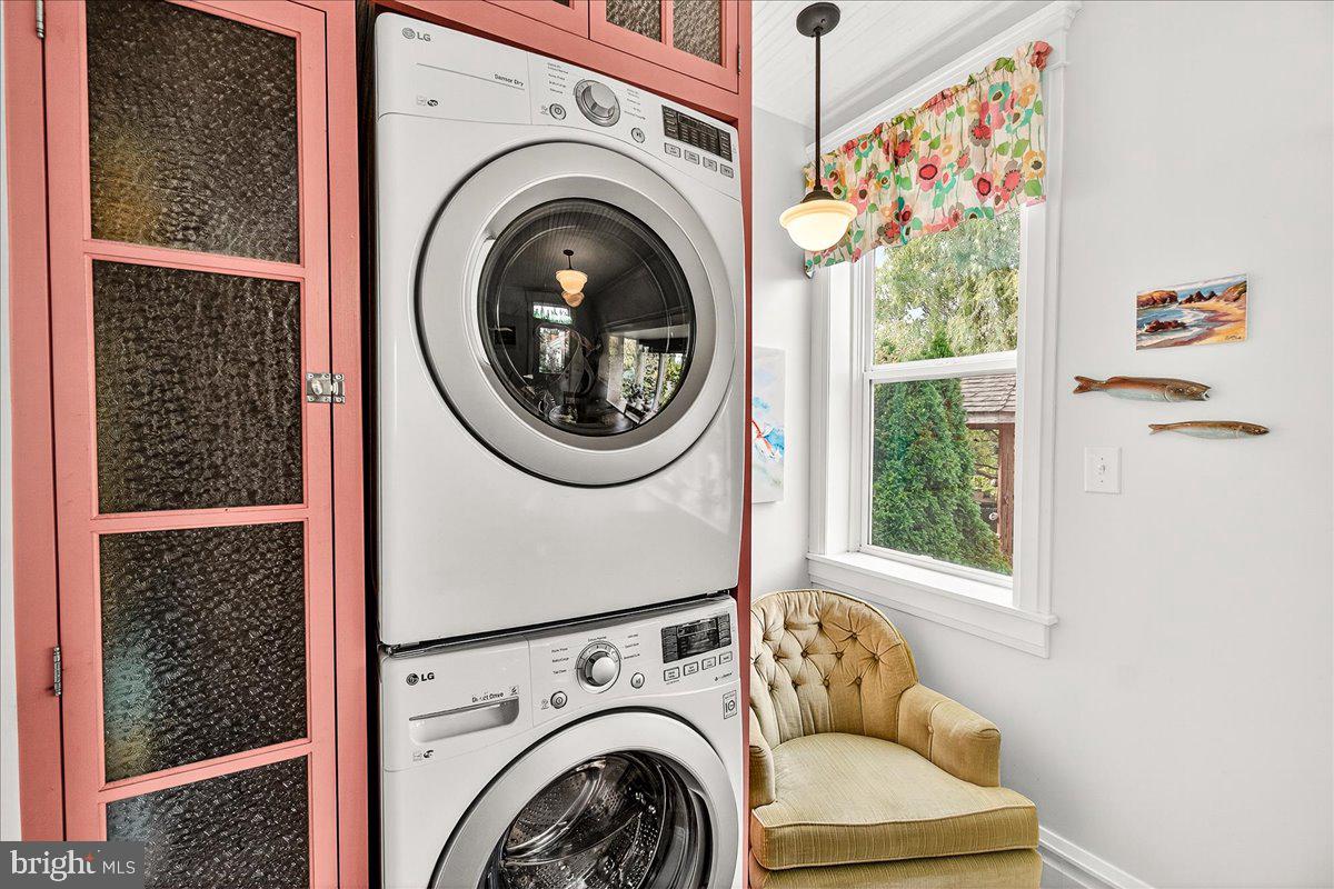 144 South Main Street Boonsboro, MD 21713 - Photo 19 of 48 a utility room with dryer and washer