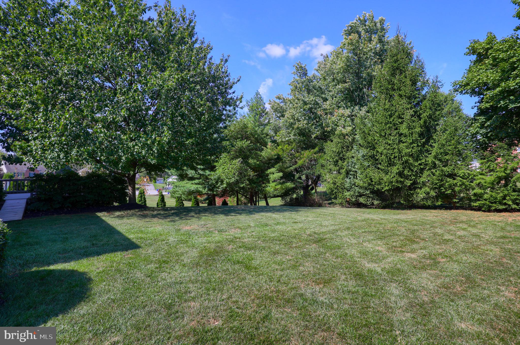 1689 Lilac Road York, PA 17408 - Photo 4 of 39