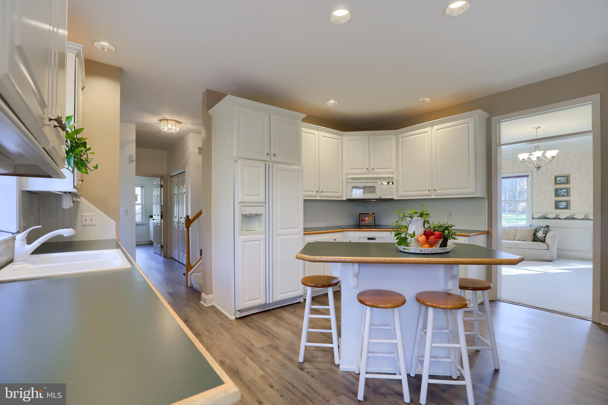 1689 Lilac Road York, PA 17408 - Photo 8 of 39