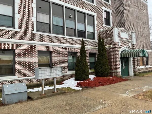 $550 | 120 Elizabeth Street, Unit 1, Norwich, CT 06360