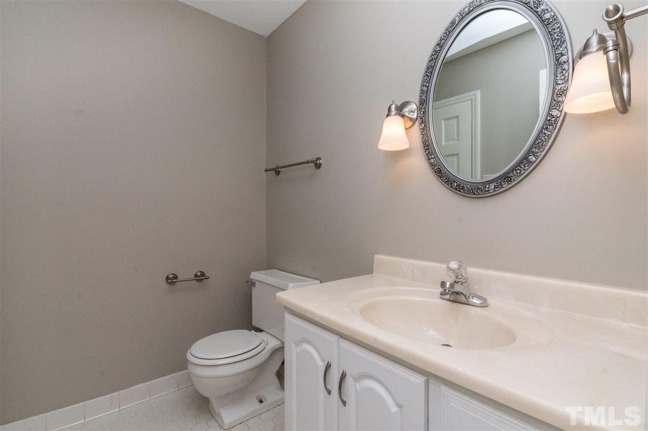 6710 Brookmeade Place Raleigh, NC 27612 - Photo 14 of 25 Gallery Image 14