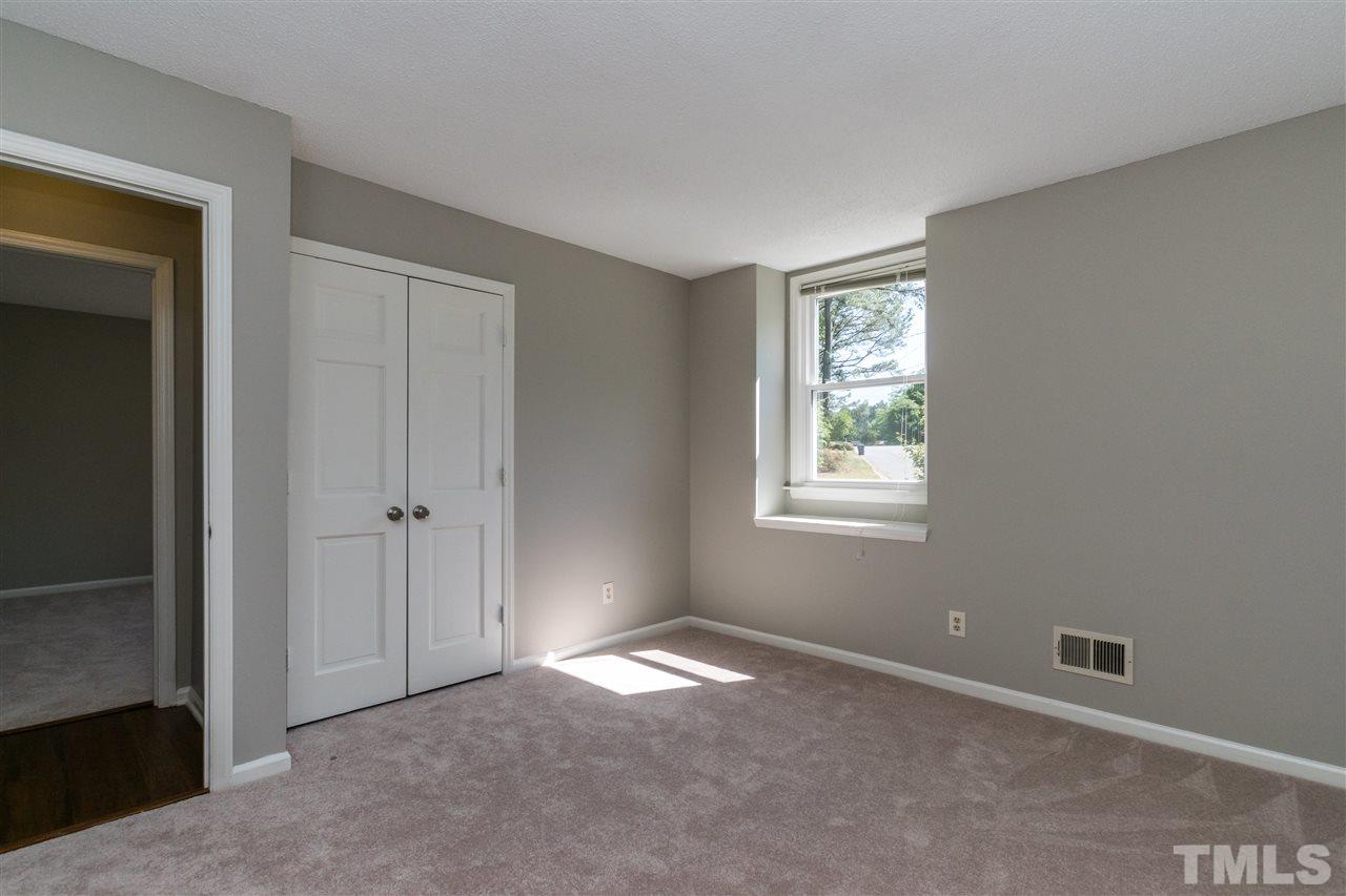 6710 Brookmeade Place Raleigh, NC 27612 - Photo 18 of 25 Gallery Image 18