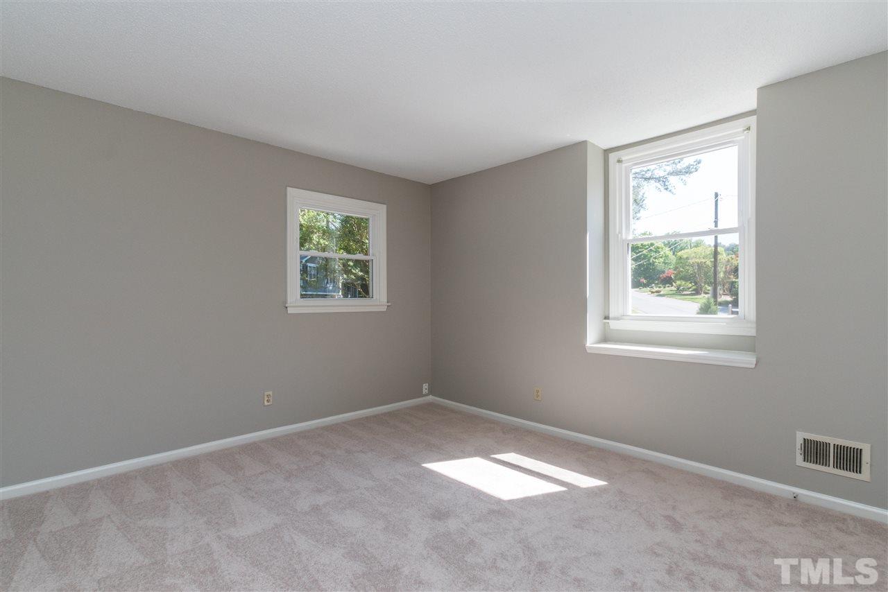 6710 Brookmeade Place Raleigh, NC 27612 - Photo 20 of 25 Gallery Image 20