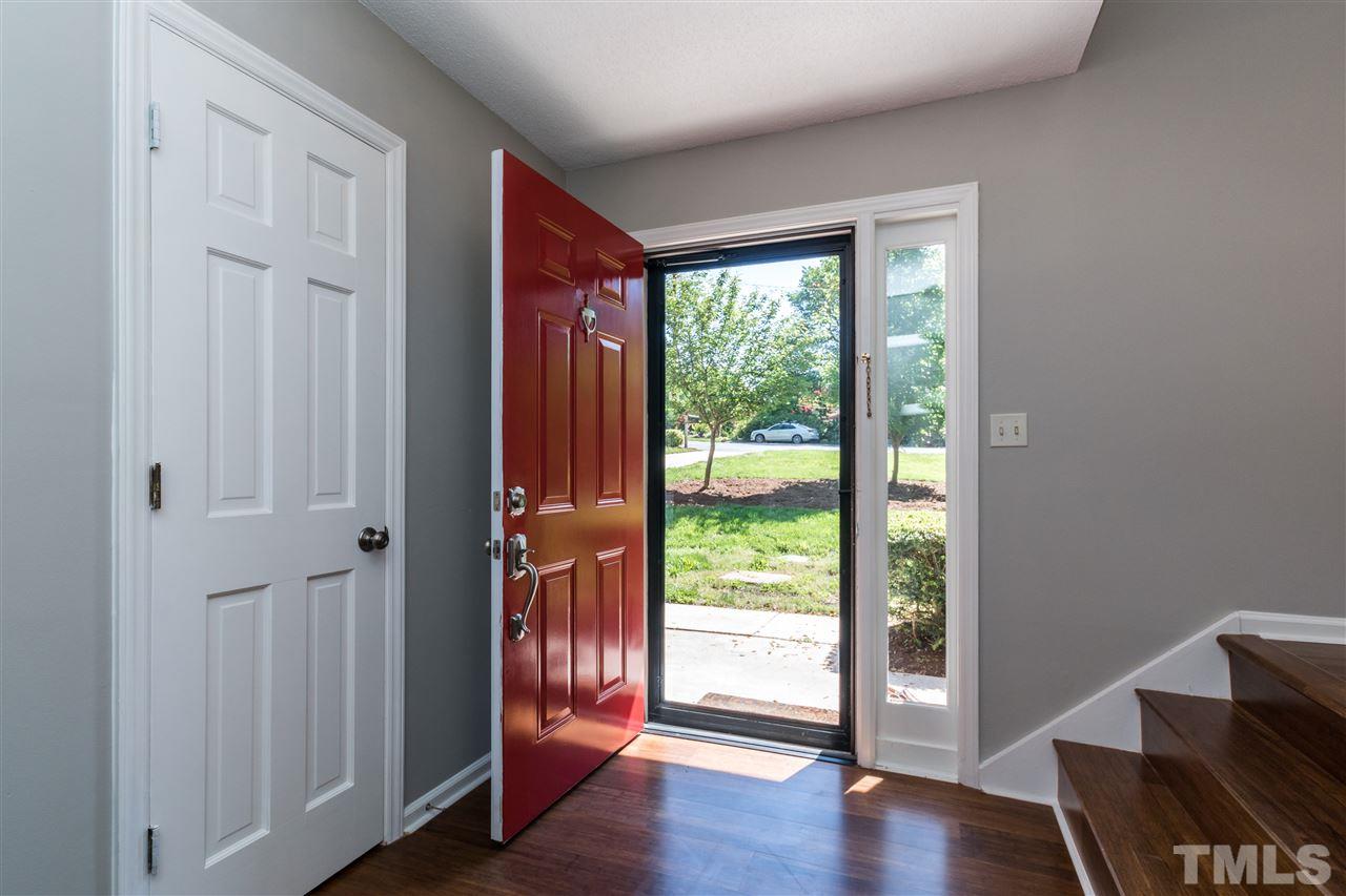 6710 Brookmeade Place Raleigh, NC 27612 - Photo 3 of 25 Gallery Image 3