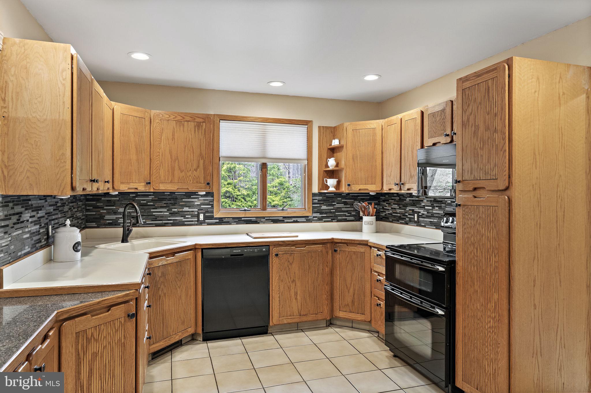 625 Kulp Road Perkiomenville, PA 18074 - Photo 18 of 41 Kitchen