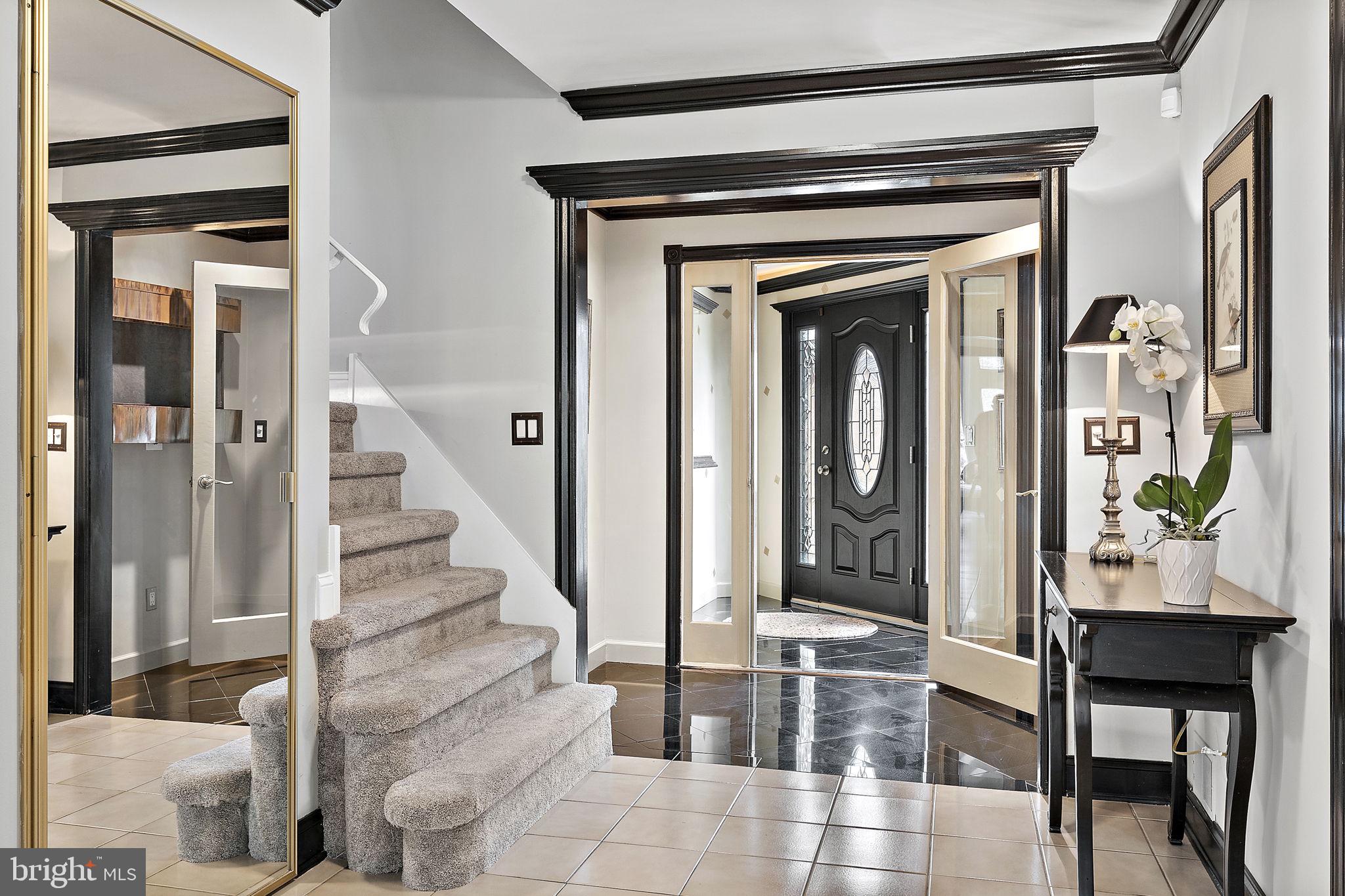 625 Kulp Road Perkiomenville, PA 18074 - Photo 4 of 41 Foyer/Entrance