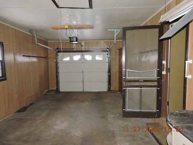 a view of a garage