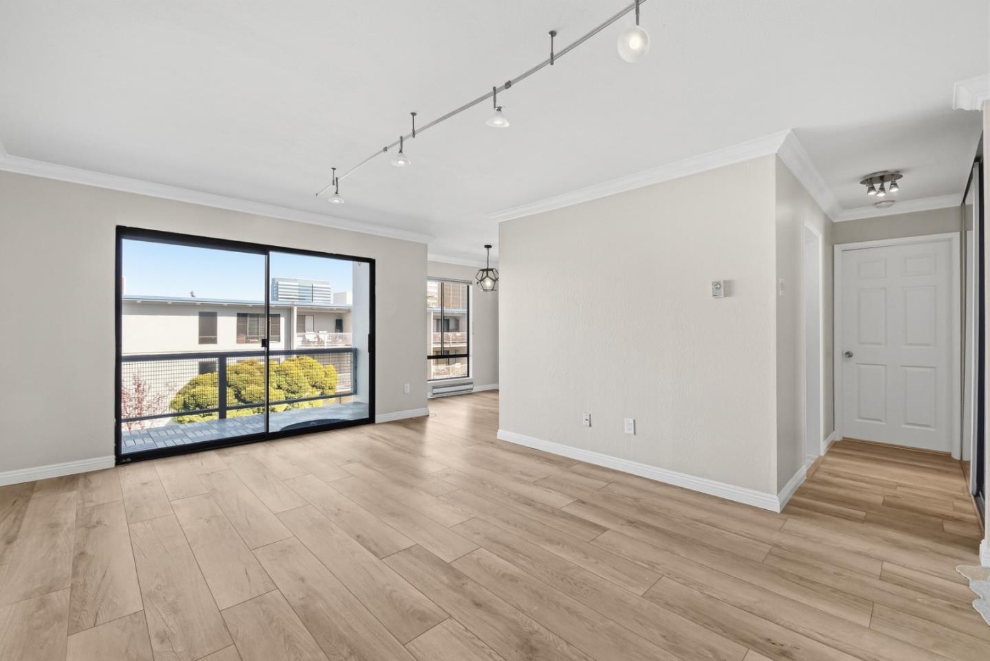 8 Commodore Drive, Unit C457 Emeryville, CA 94608 - Photo 5 of 48 a view of an empty room with a window