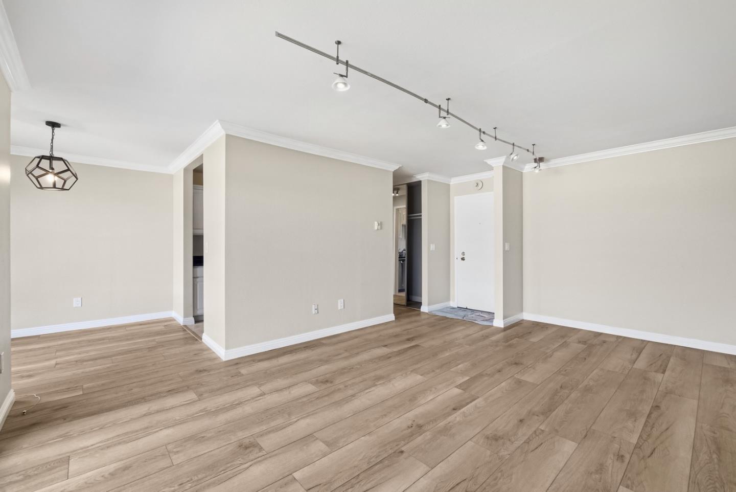 8 Commodore Drive, Unit C457 Emeryville, CA 94608 - Photo 6 of 48 a view of an empty room