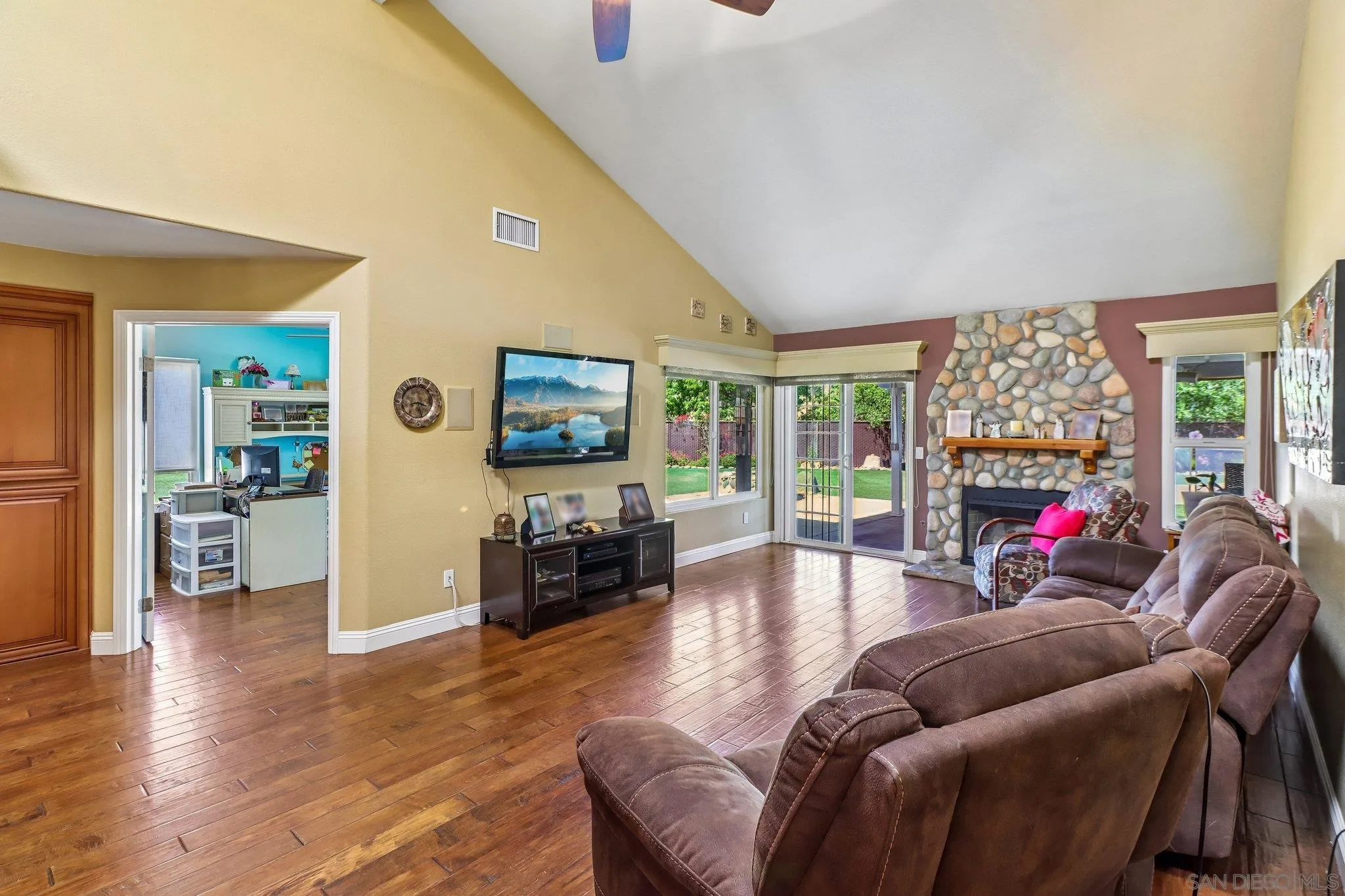 9086 Hunter Pass Alpine, CA 91901 - Photo 12 of 67 Gallery Image 12