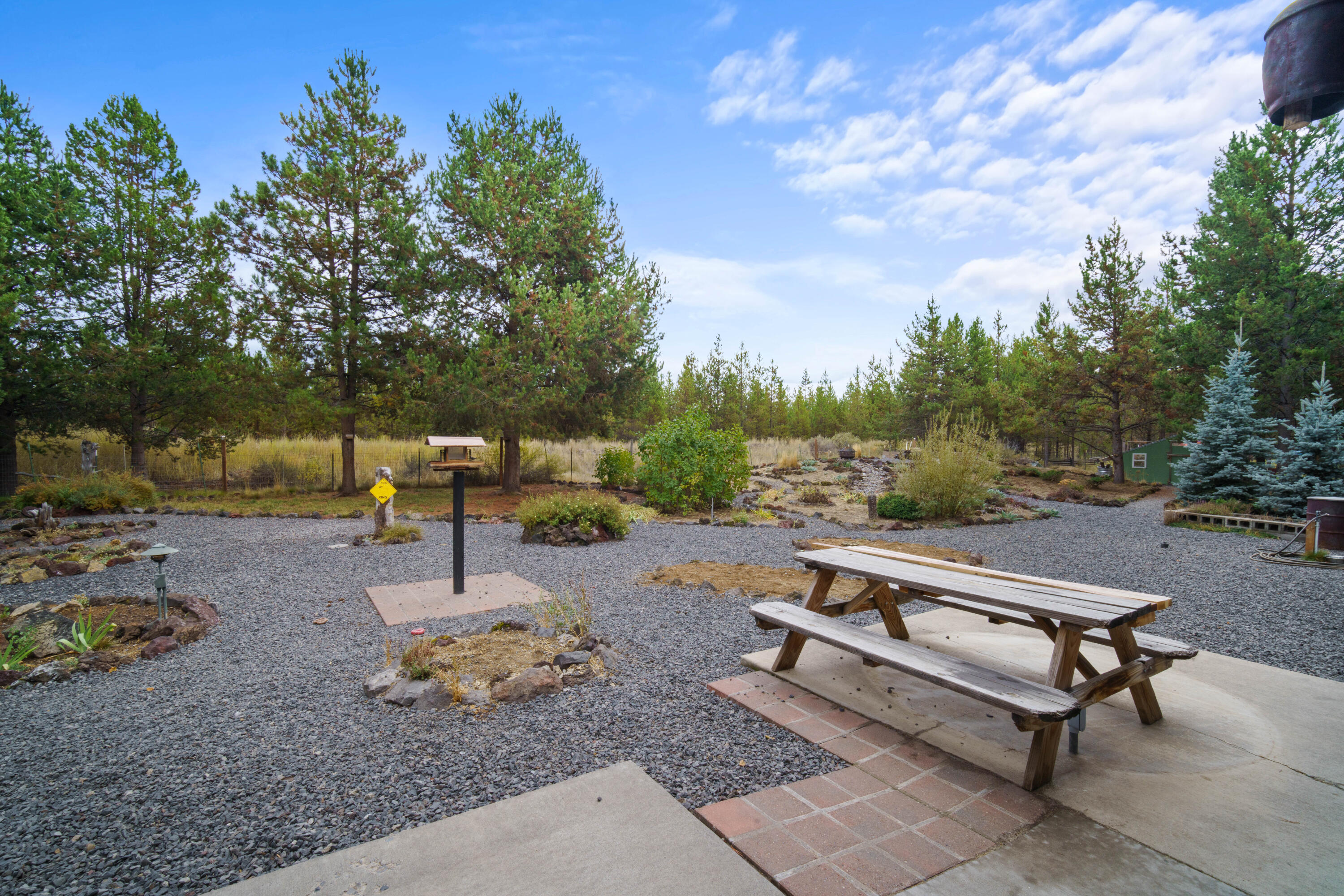 55884 Black Duck Road Bend, OR 97707 - Photo 19 of 41 55884 Black Duck-22