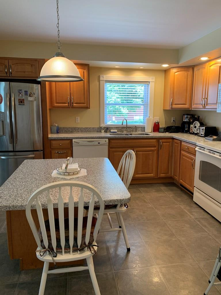 28 Chapman Street Rouses Point, NY 12979 - Photo 5 of 73 Gallery Image 5