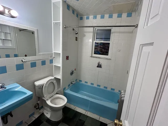 $2,900 | 361 Adams Street, Unit 2, Boston, MA 02122