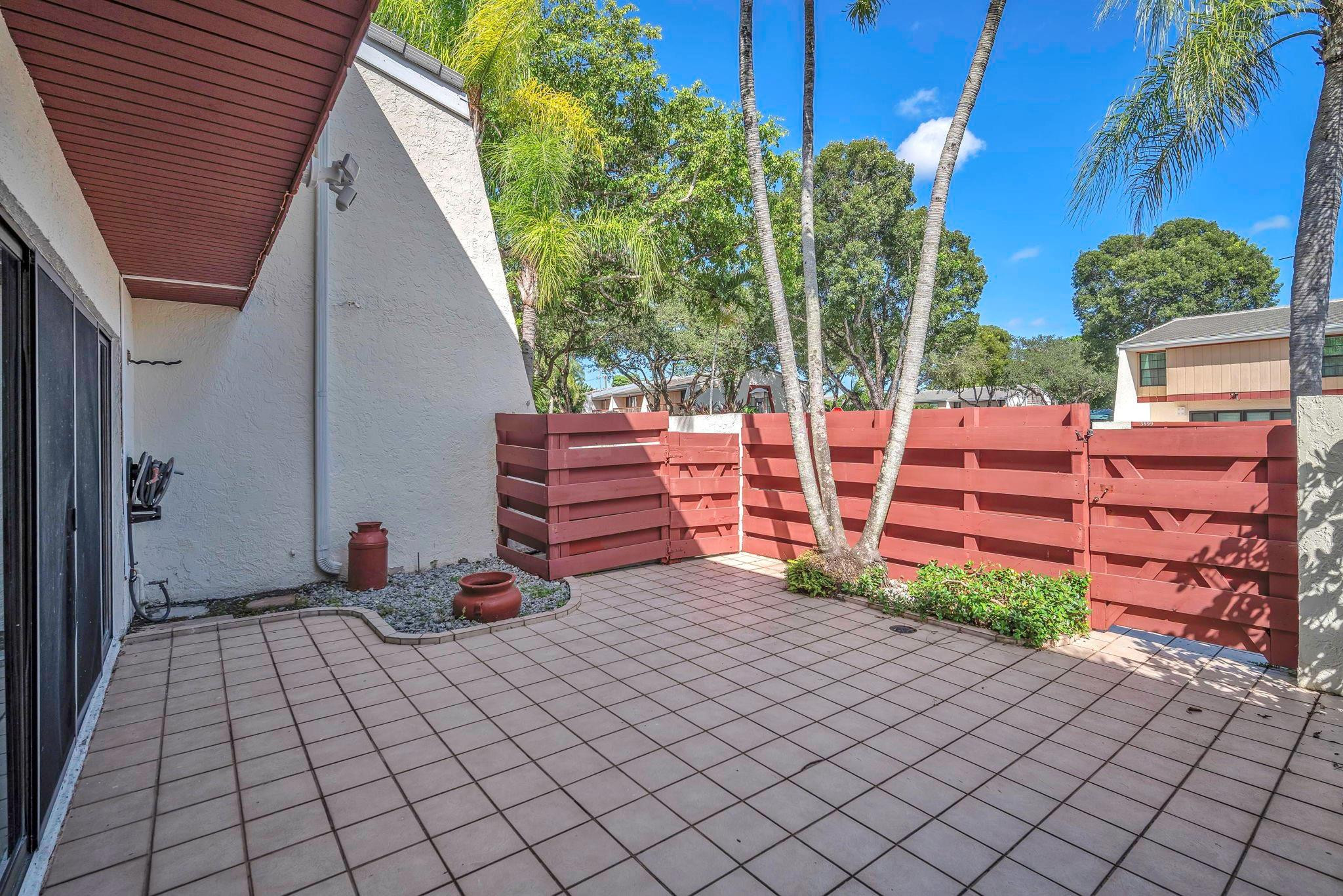 3896 Meadow Lane Hollywood, FL 33021 - Photo 3 of 33 Photo 3