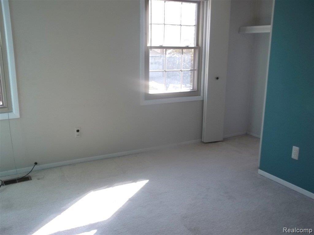 20616 Coachwood Road Riverview, MI 48193 - Photo 10 of 18 100_4761.JPG