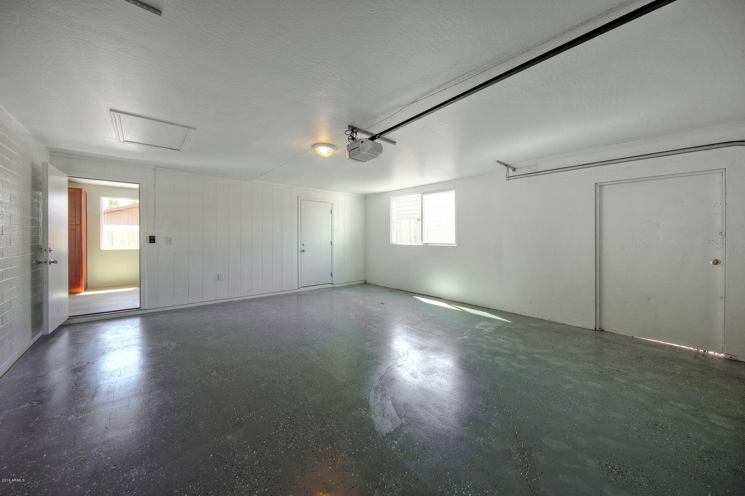 3551 East Hearn Road Phoenix, AZ 85032 - Photo 19 of 25 3551EHearn019