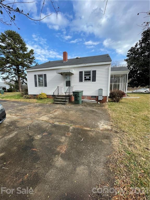 2121 North New Hope Road Gastonia, NC 28054 - Photo 2 of 11 a view of a house with a yard