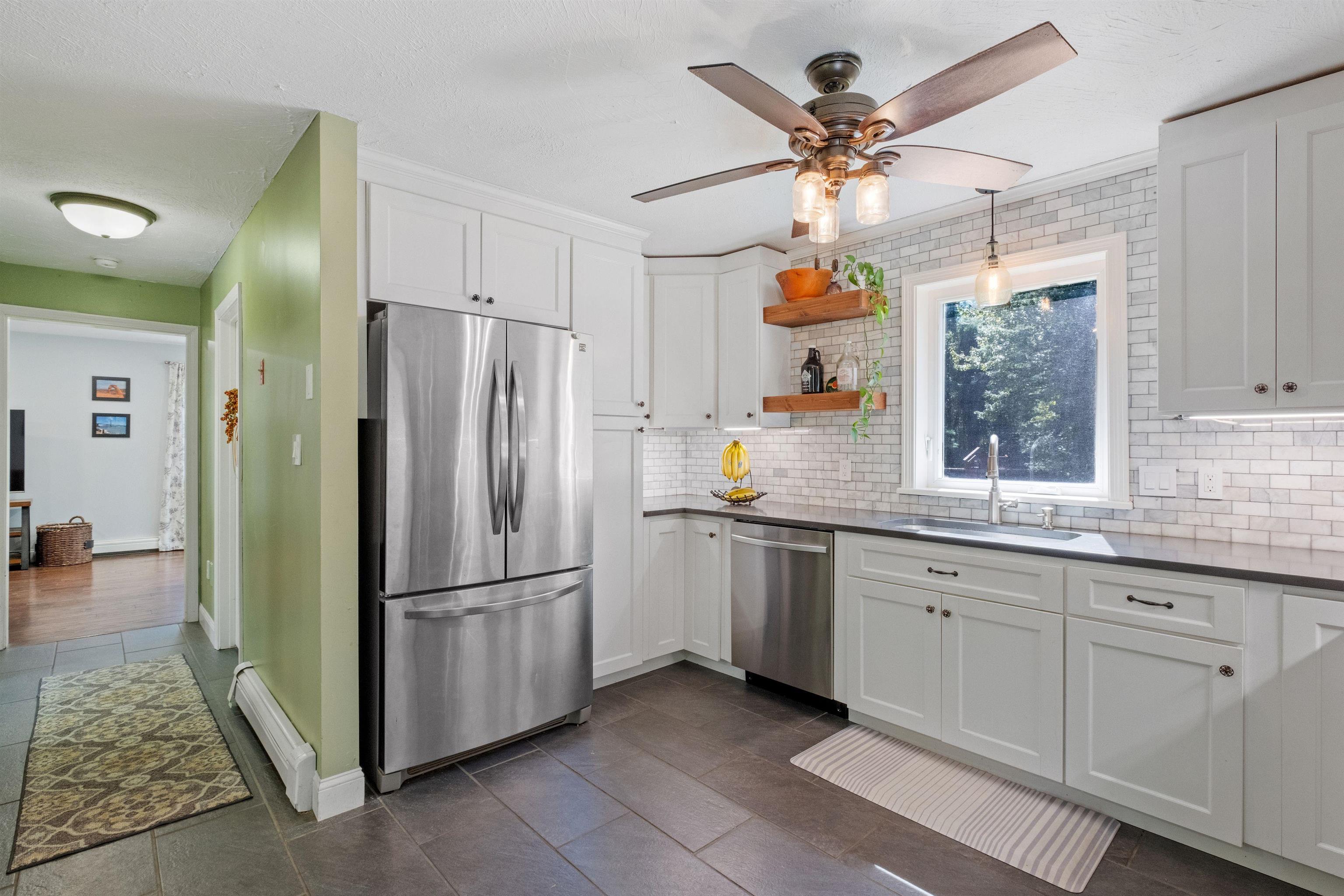 301 Dearborn Road Pembroke, NH 03275 - Photo 14 of 58