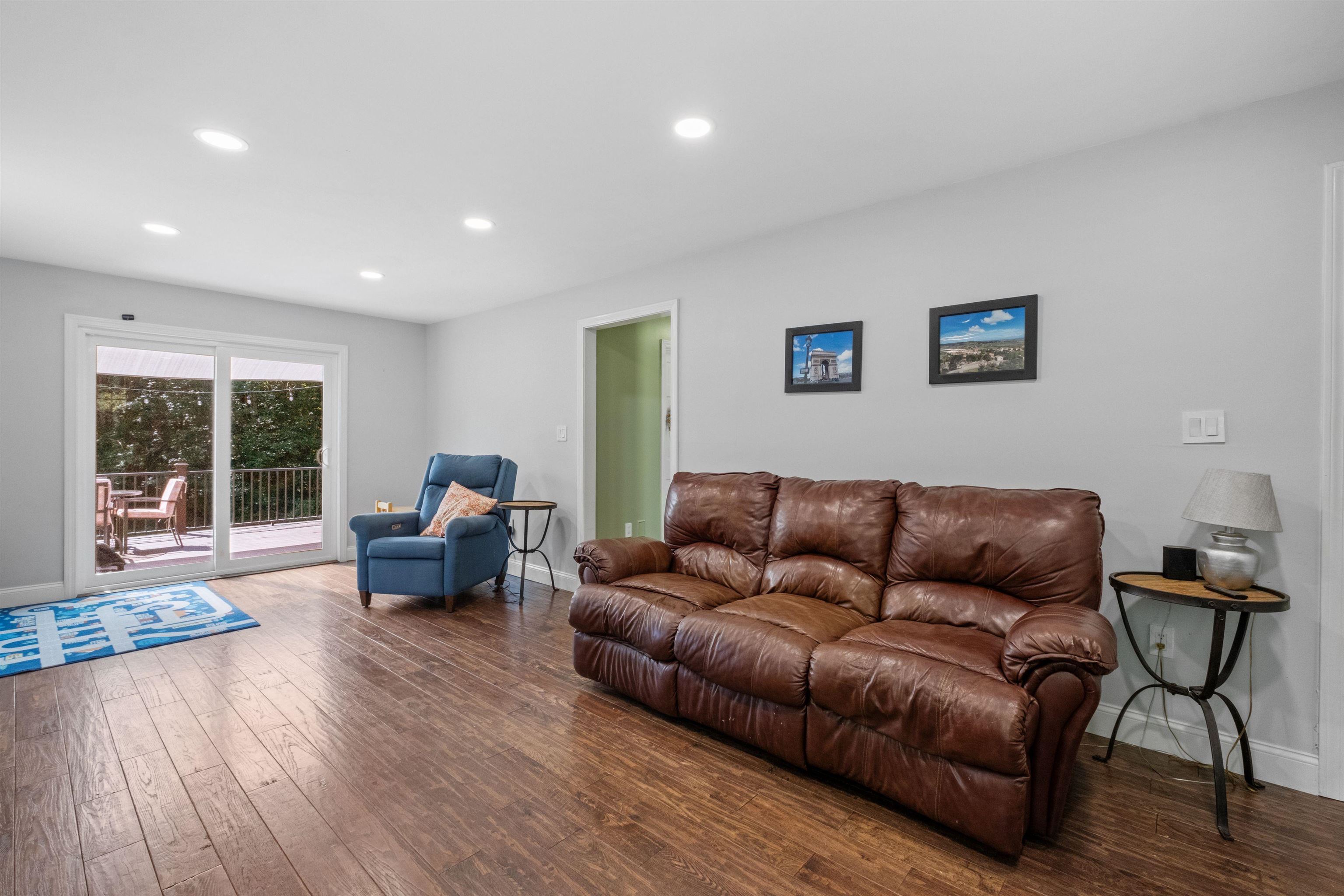 301 Dearborn Road Pembroke, NH 03275 - Photo 22 of 58