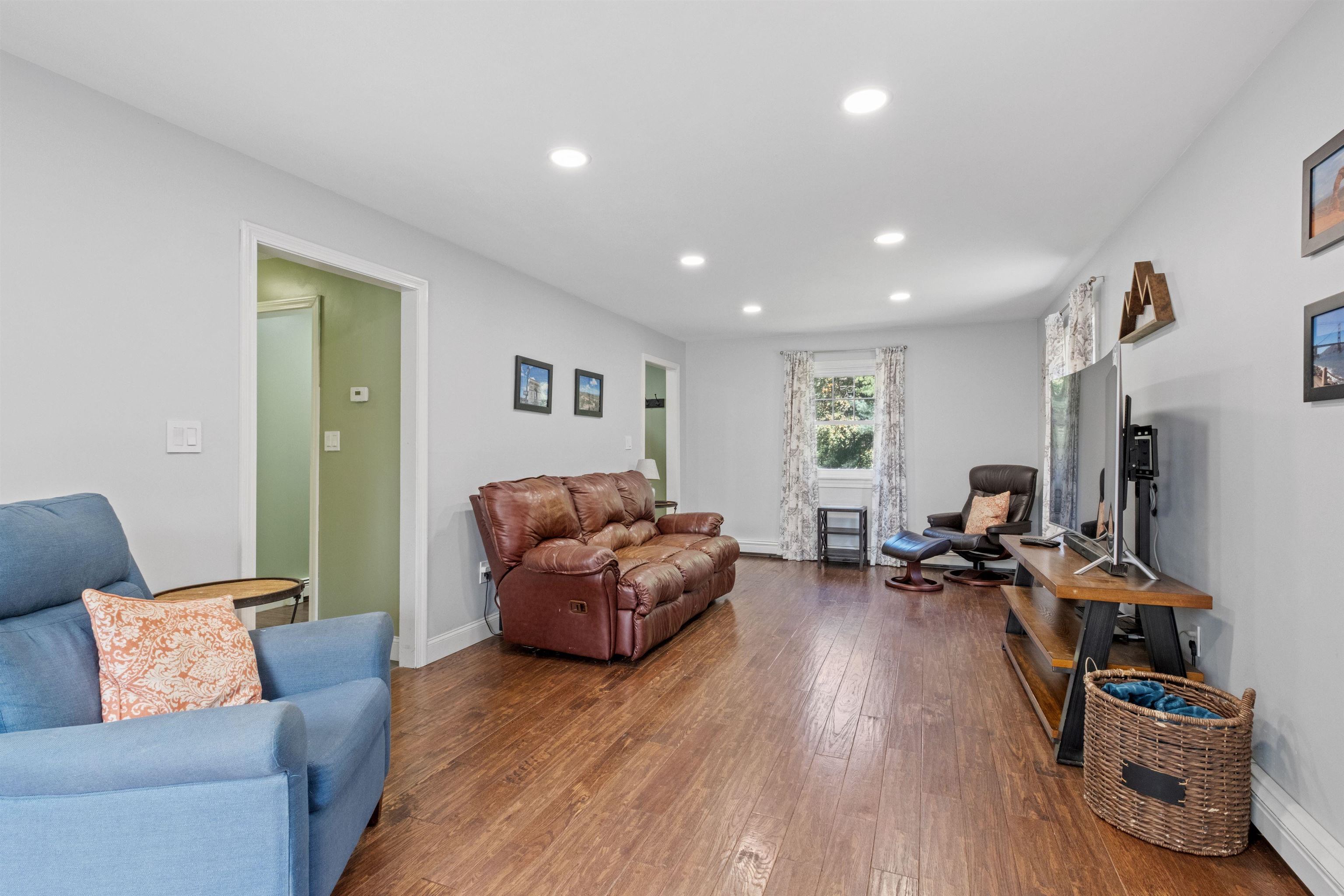 301 Dearborn Road Pembroke, NH 03275 - Photo 23 of 58