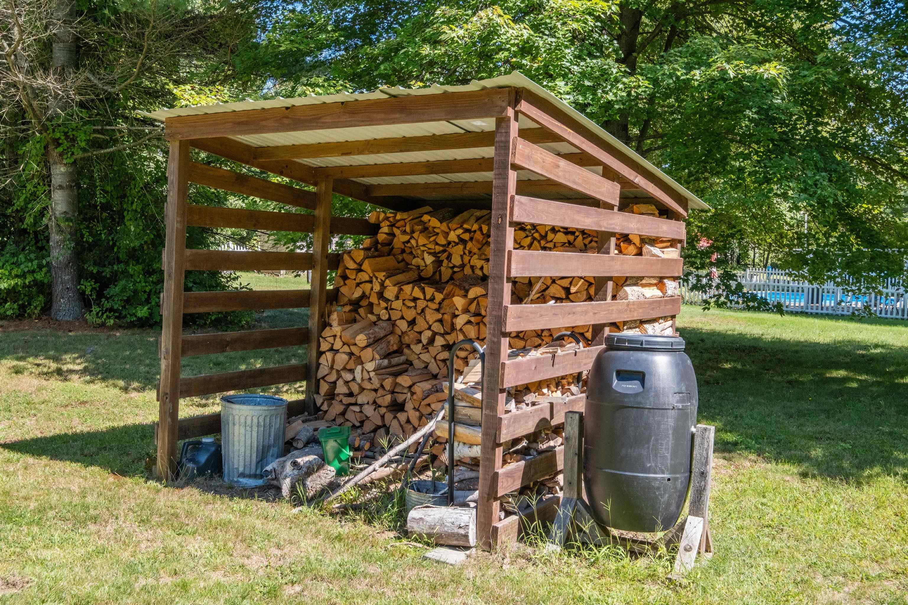 301 Dearborn Road Pembroke, NH 03275 - Photo 4 of 58