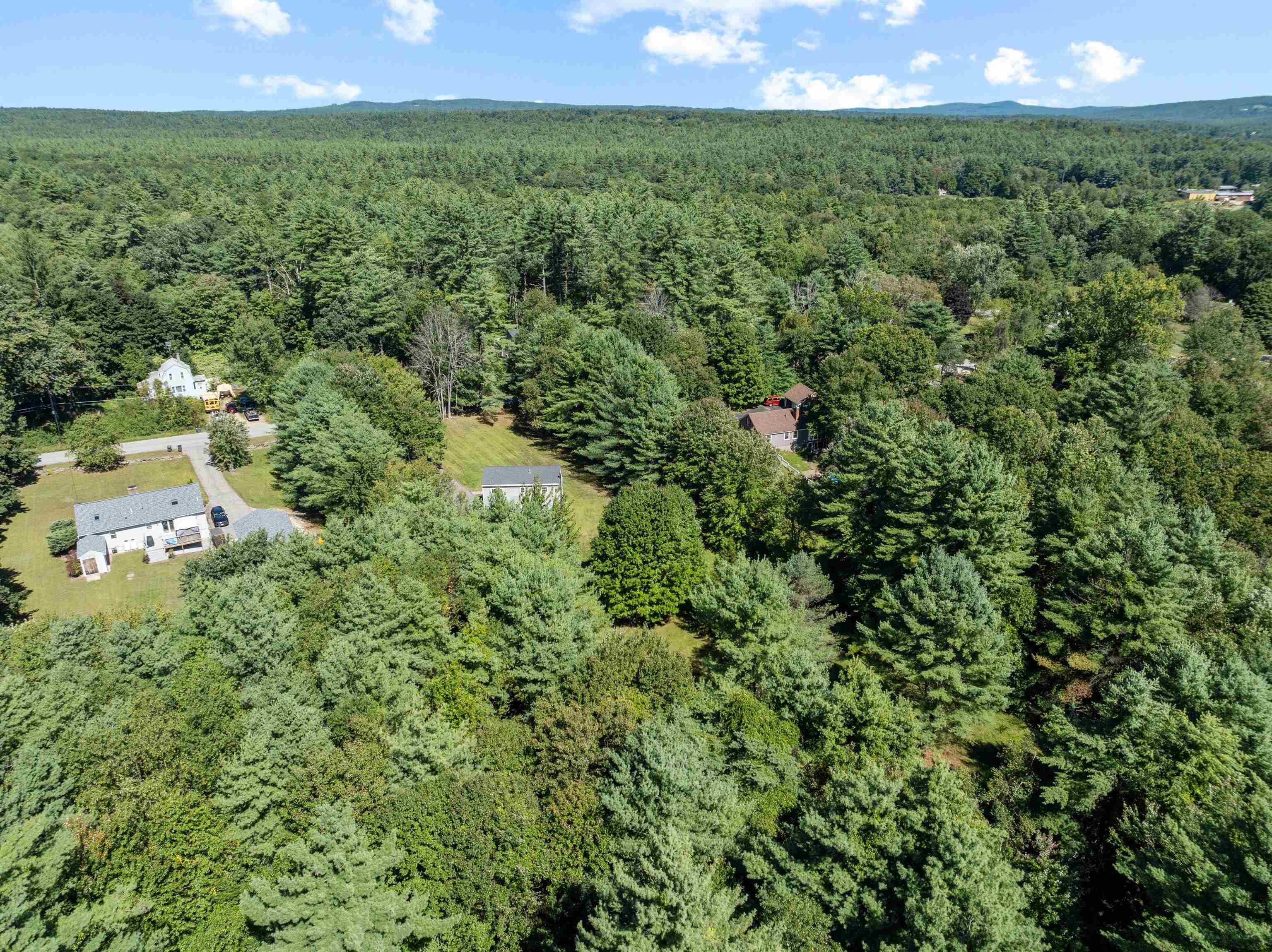 301 Dearborn Road Pembroke, NH 03275 - Photo 53 of 58