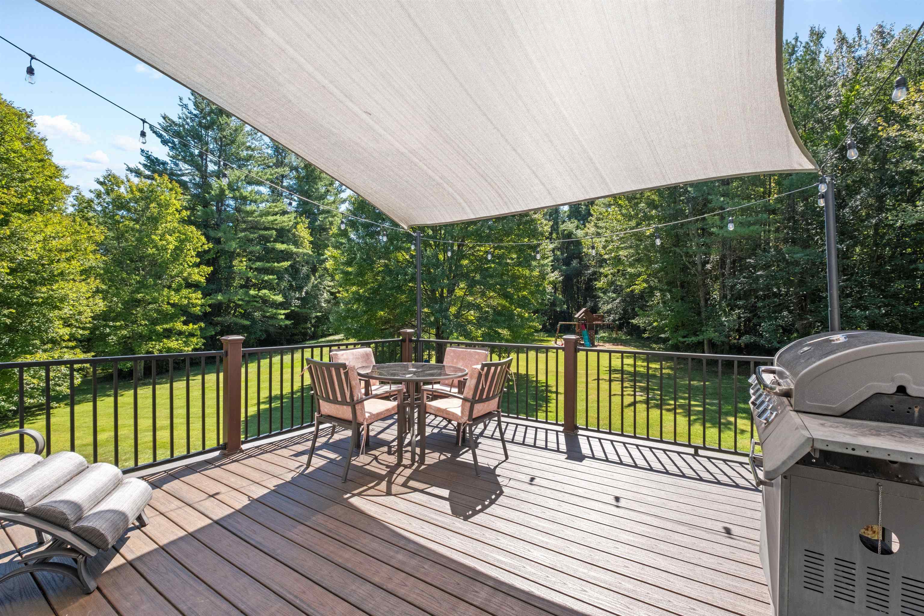 301 Dearborn Road Pembroke, NH 03275 - Photo 8 of 58