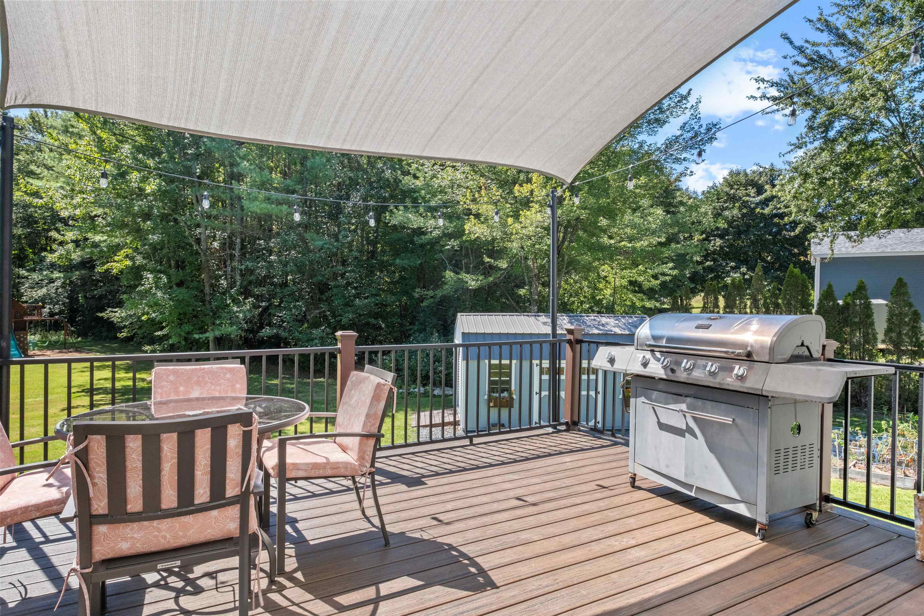 301 Dearborn Road Pembroke, NH 03275 - Photo 9 of 58